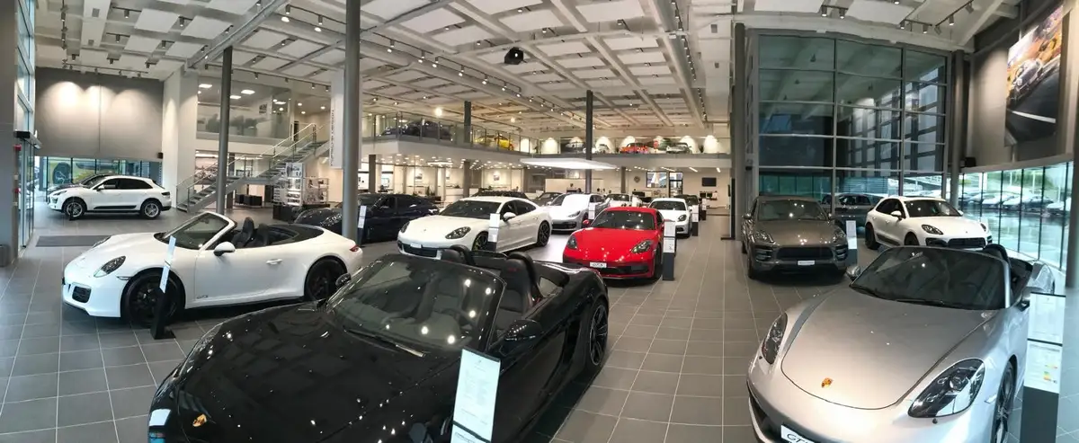Porsche Zentrum St. Gallen: Showroom